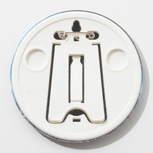 画像をギャラリービューアに読み込む, ウルトラマンシリーズ60周年 記念ビジュアルBIG缶バッジ（台座付き） 1
