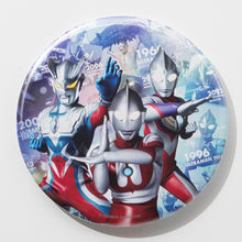 画像をギャラリービューアに読み込む, ウルトラマンシリーズ60周年 記念ビジュアルBIG缶バッジ（台座付き） 3
